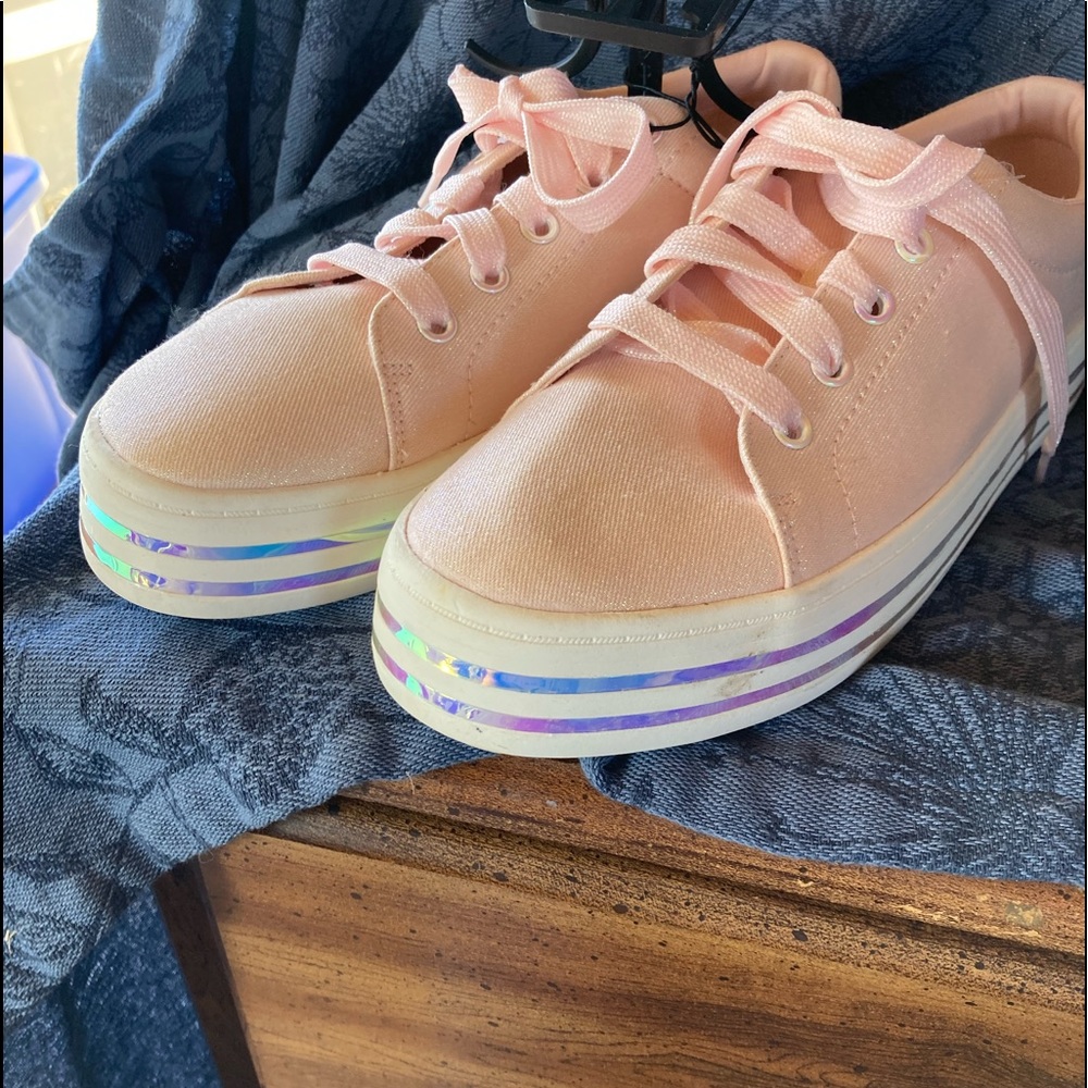 Chrome rimmed shoes